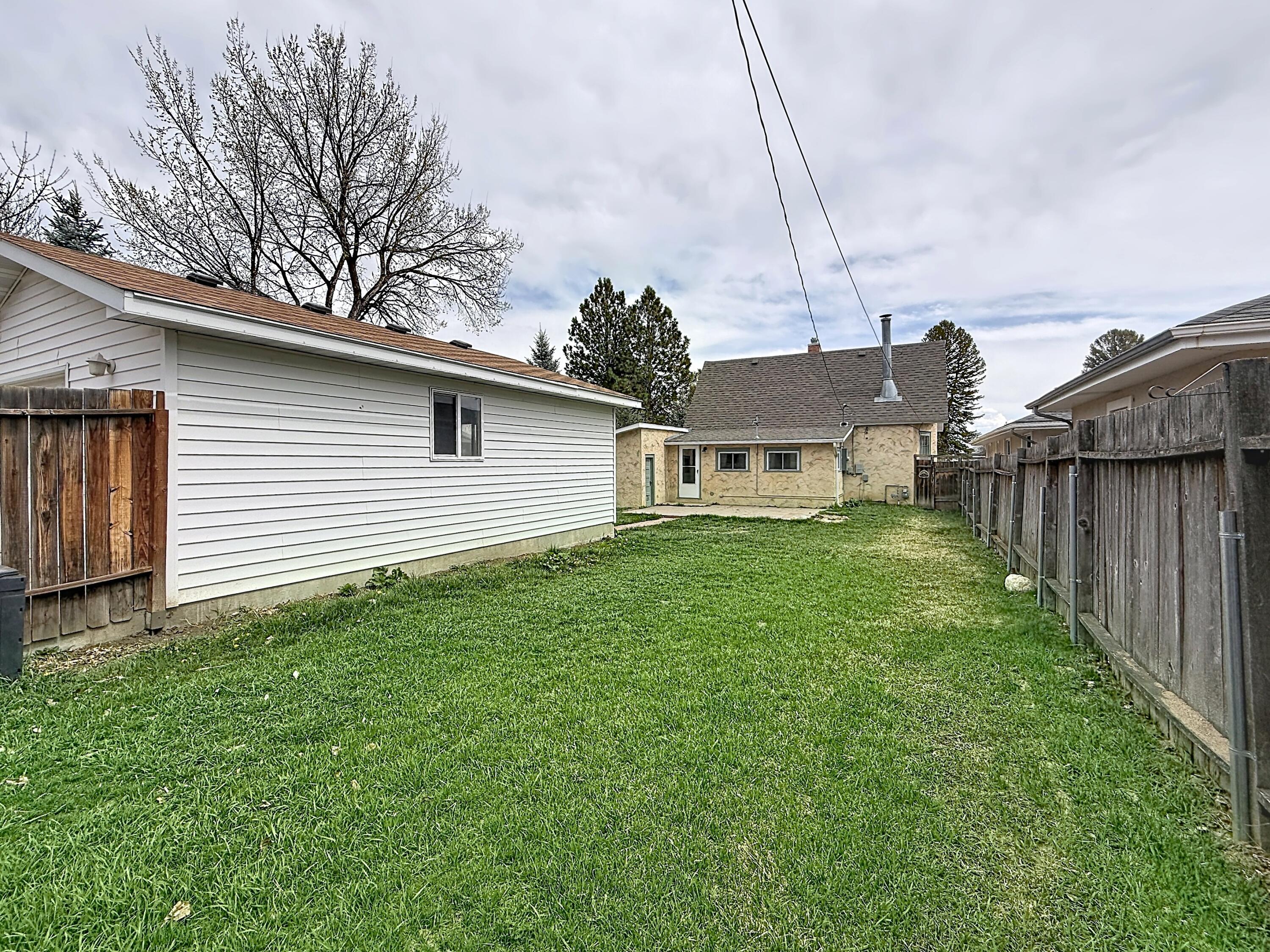 518 North Adams Avenue Buffalo, WY 82834 - Photo 7 of 49 0008