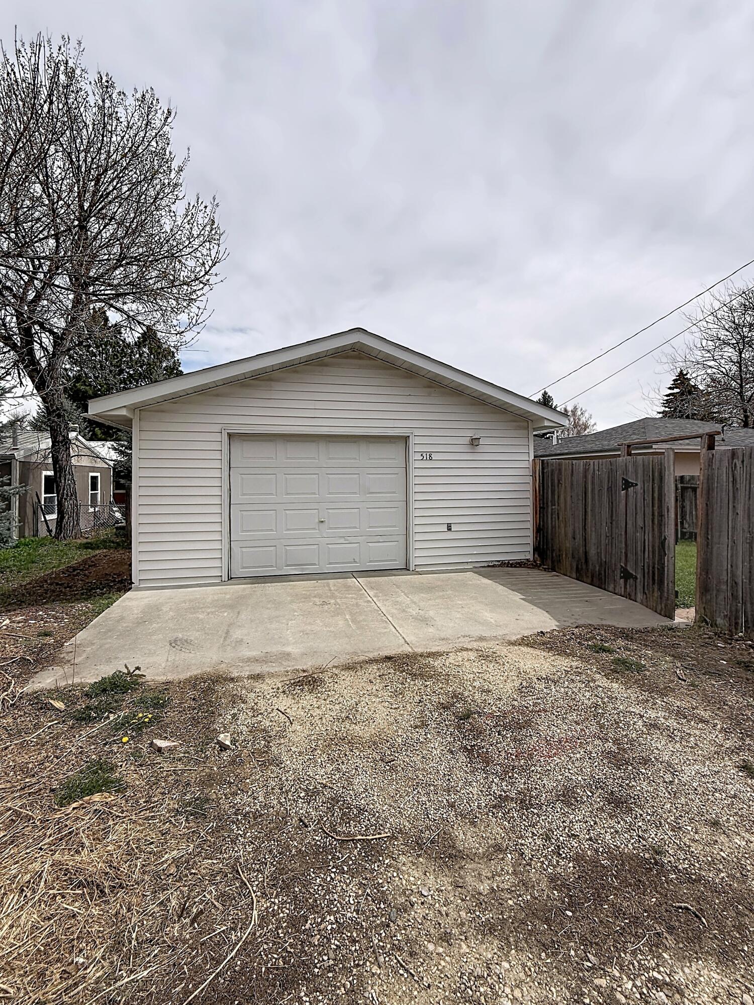 518 North Adams Avenue Buffalo, WY 82834 - Photo 8 of 49 0009