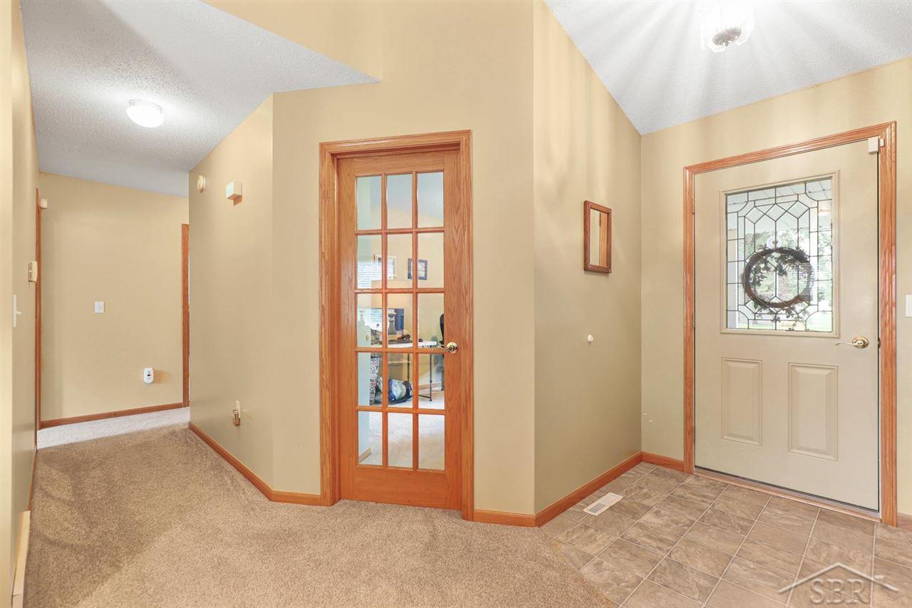 604 Bacon Road Saginaw, MI 48609 - Photo 19 of 62 50052163-18.JPG