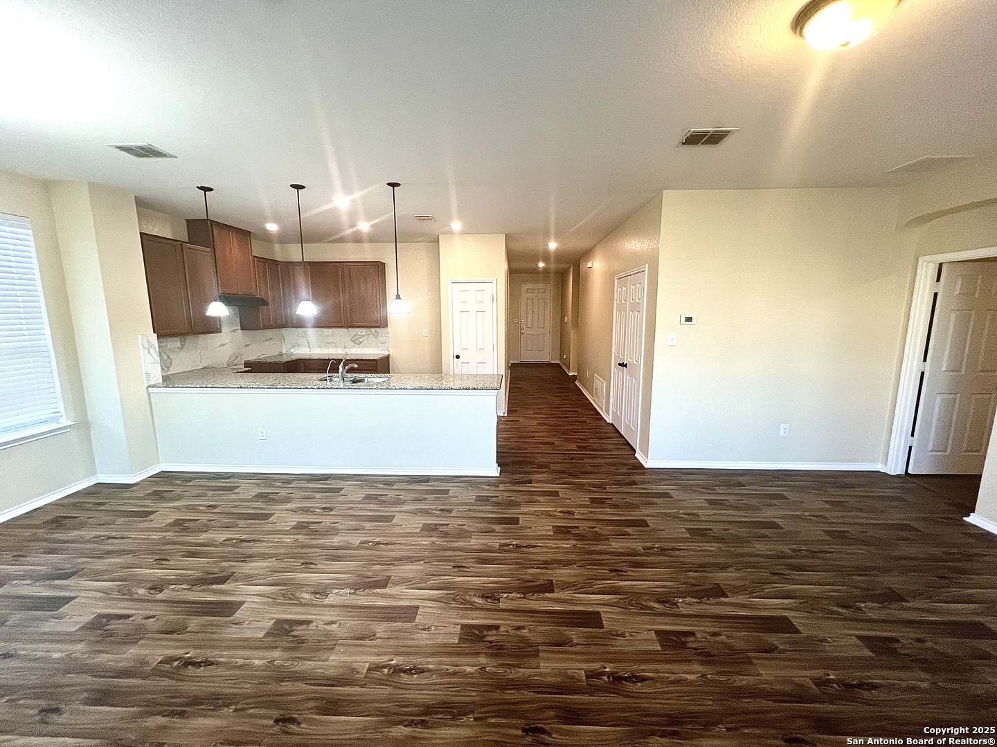 7534 Copper Cove Converse, TX 78109 - Photo 3 of 15