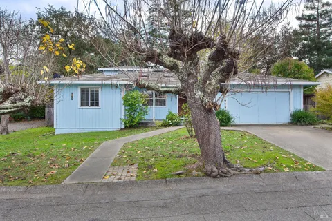 a front view of house with yard