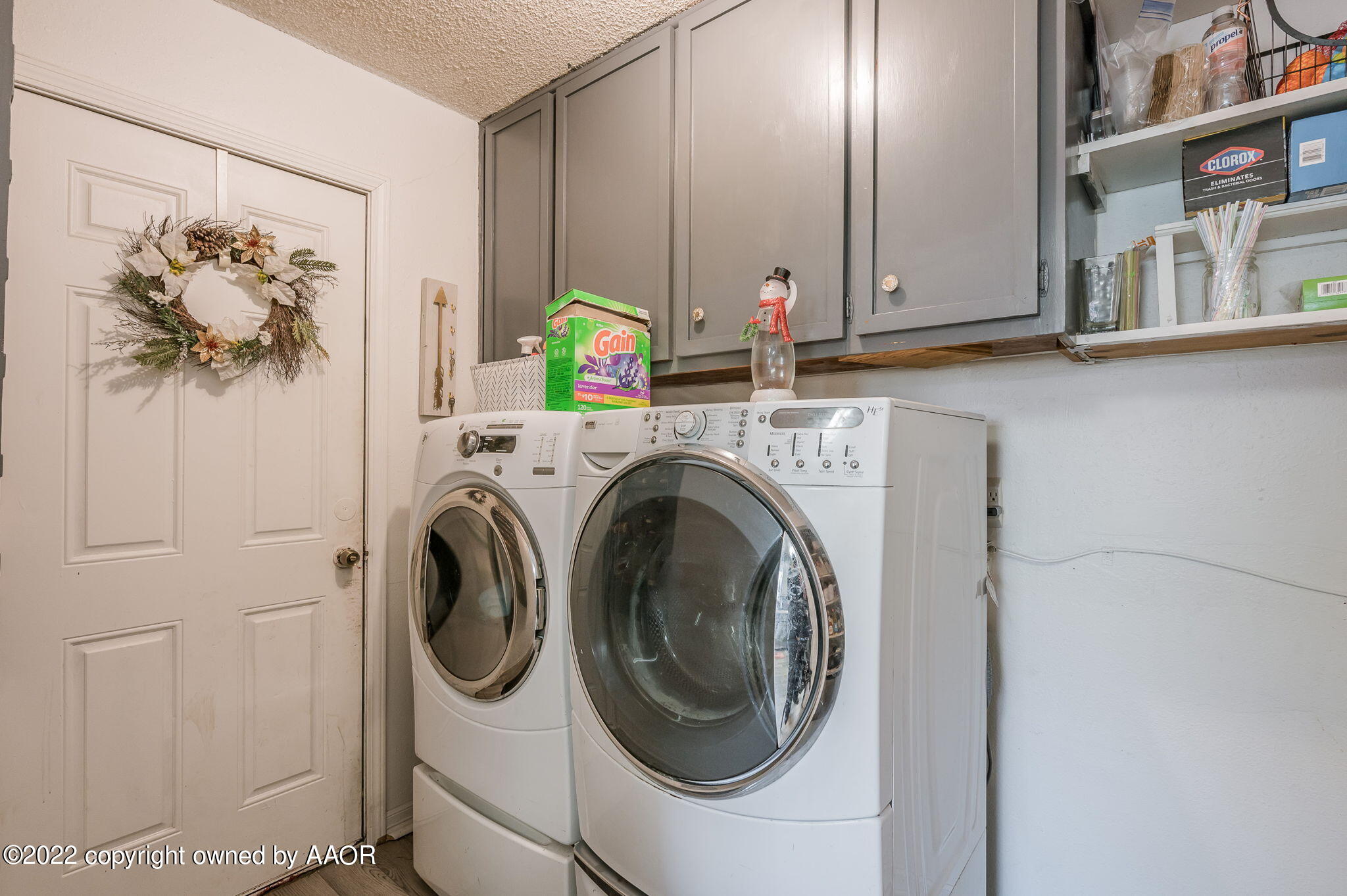 5110 Shawnee Trail Amarillo, TX 79109 - Photo 19 of 22 a utility room with dryer and washer