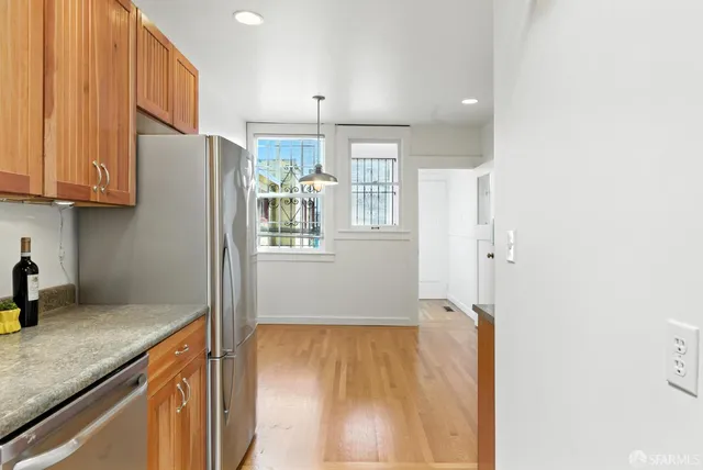 a view of empty room with window