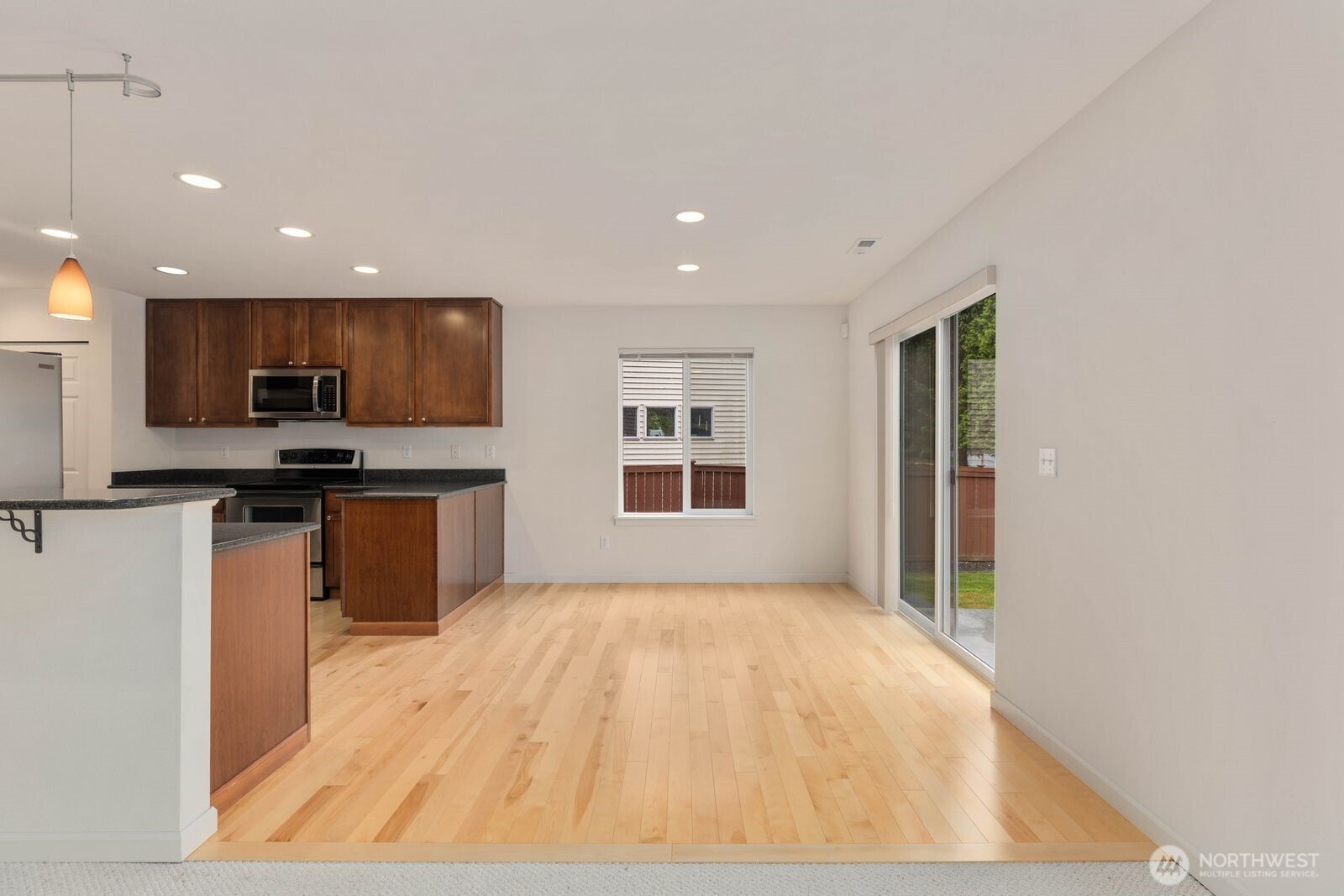 207 Edmonds Place Northeast Renton, WA 98056 - Photo 13 of 40