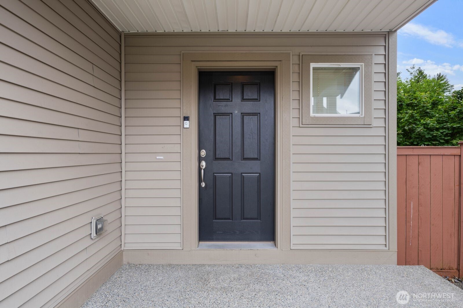 207 Edmonds Place Northeast Renton, WA 98056 - Photo 4 of 40