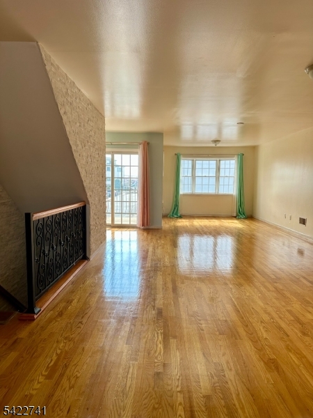 3 Harbor Front Court Elizabeth Port, NJ 07206 - Photo 11 of 33