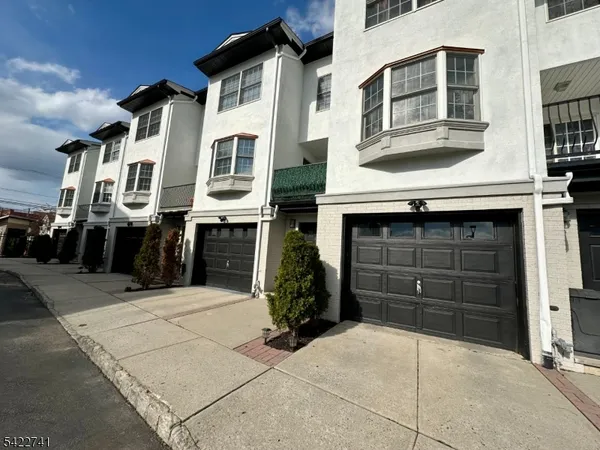 $4,200 | 3 Harbor Front Court, Elizabeth Port, NJ 07206