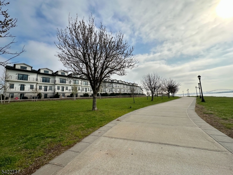 3 Harbor Front Court Elizabeth Port, NJ 07206 - Photo 28 of 33
