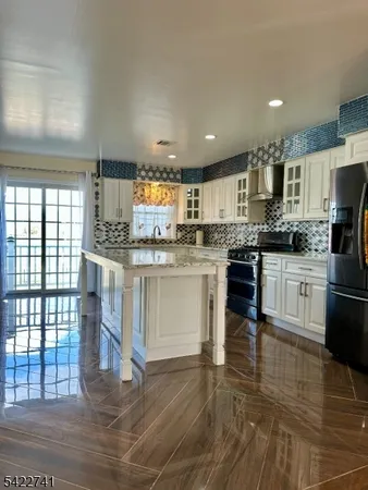 $4,200 | 3 Harbor Front Court, Elizabeth Port, NJ 07206
