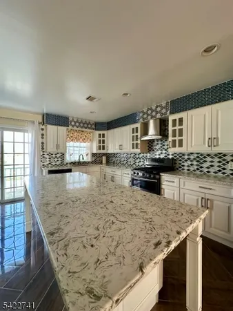 $4,200 | 3 Harbor Front Court, Elizabeth Port, NJ 07206
