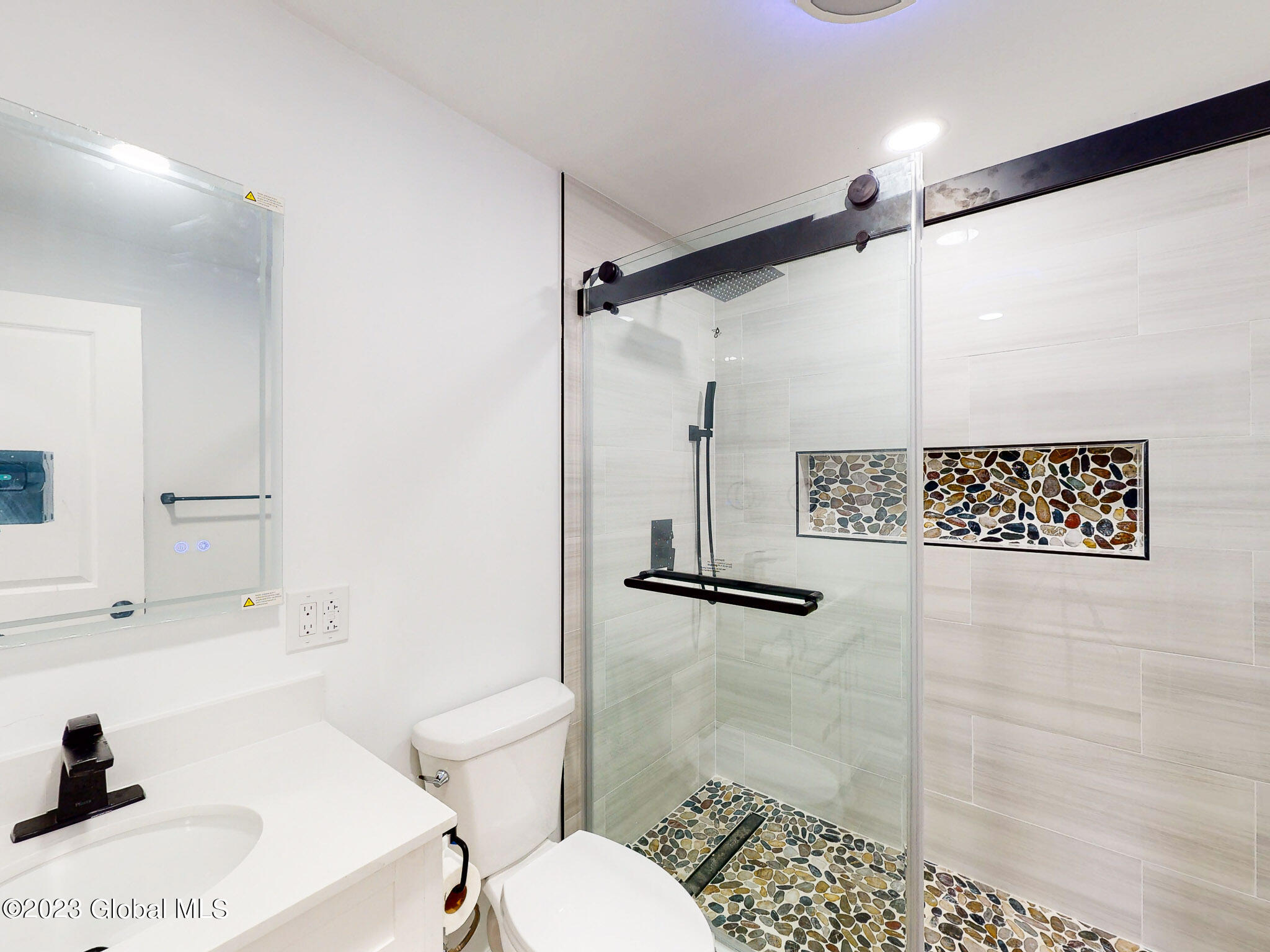 19 Clapper Road Bethlehem, NY 12158 - Photo 14 of 37 Full Bathroom 1st Floor