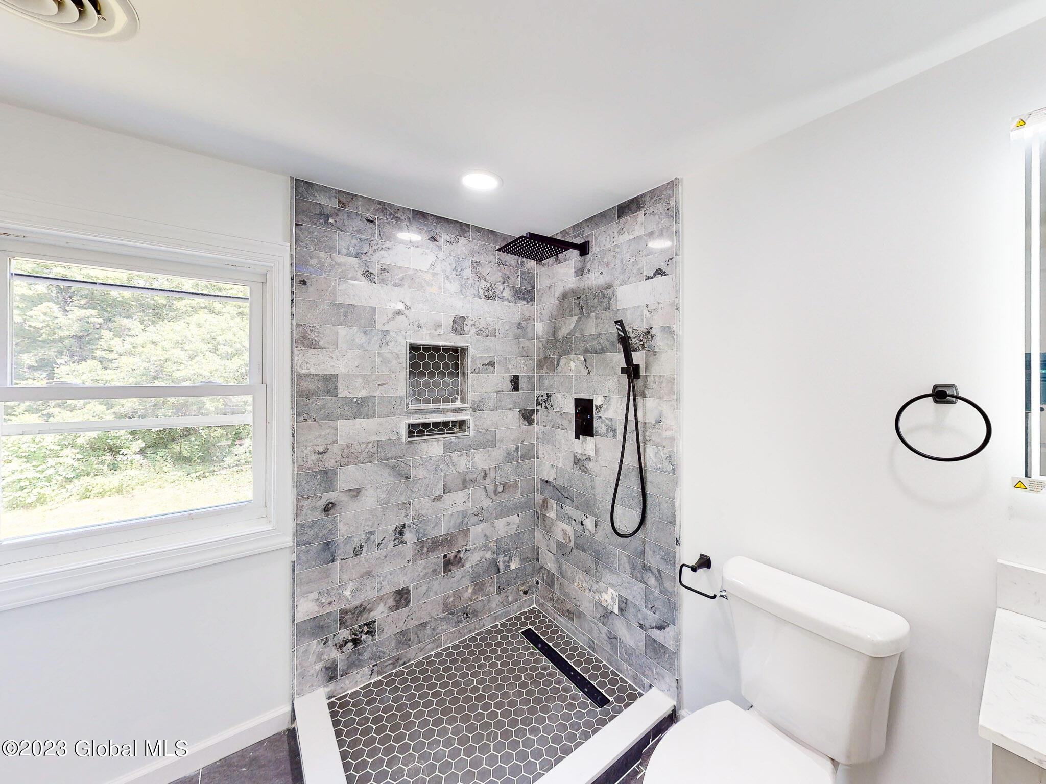 19 Clapper Road Bethlehem, NY 12158 - Photo 23 of 37 Full Bathroom 2nd Floor