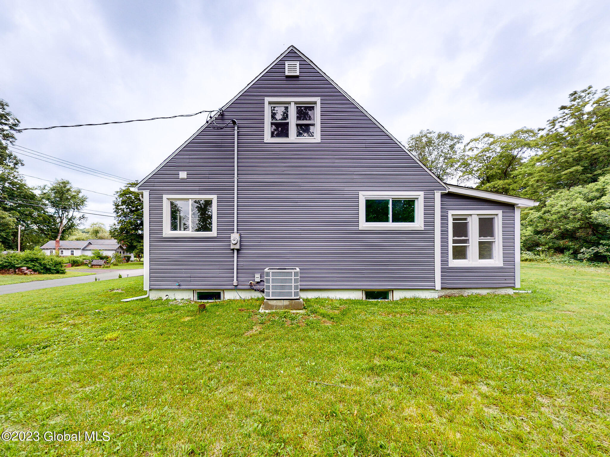 19 Clapper Road Bethlehem, NY 12158 - Photo 27 of 37 Side of the house