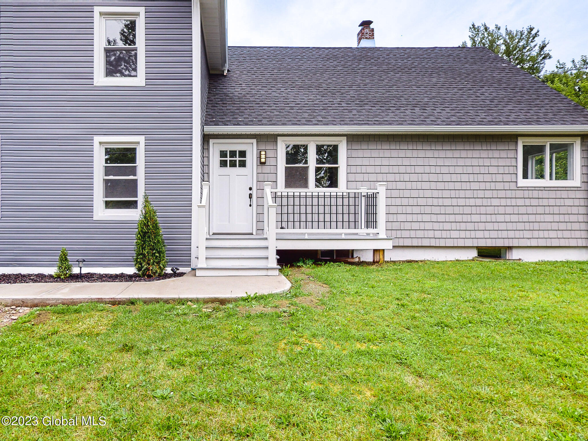 19 Clapper Road Bethlehem, NY 12158 - Photo 3 of 37 Front Entrance