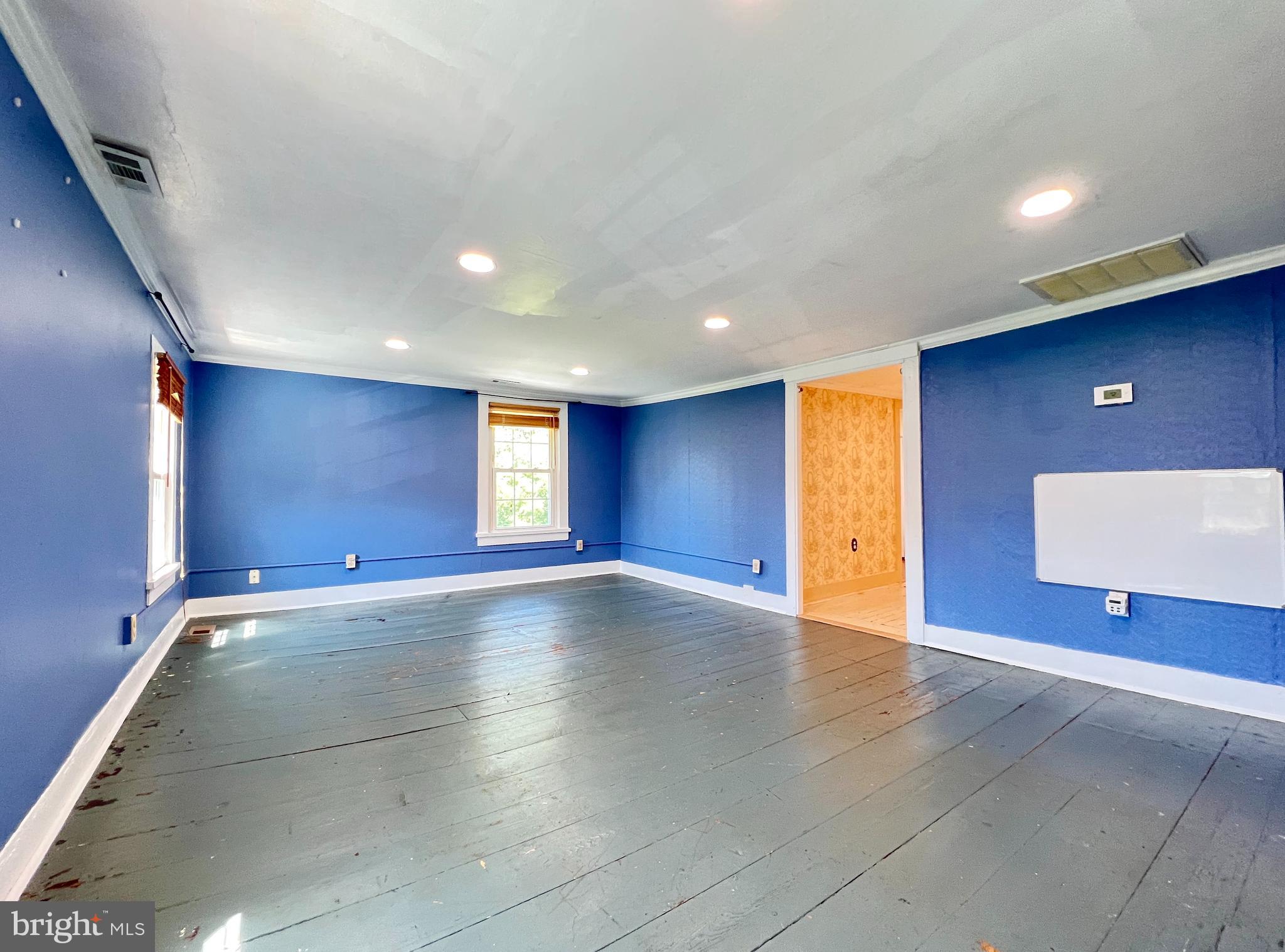 36610 Jeb Stuart Road Purcellville, VA 20132 - Photo 22 of 34 Upper level living area/dining area
