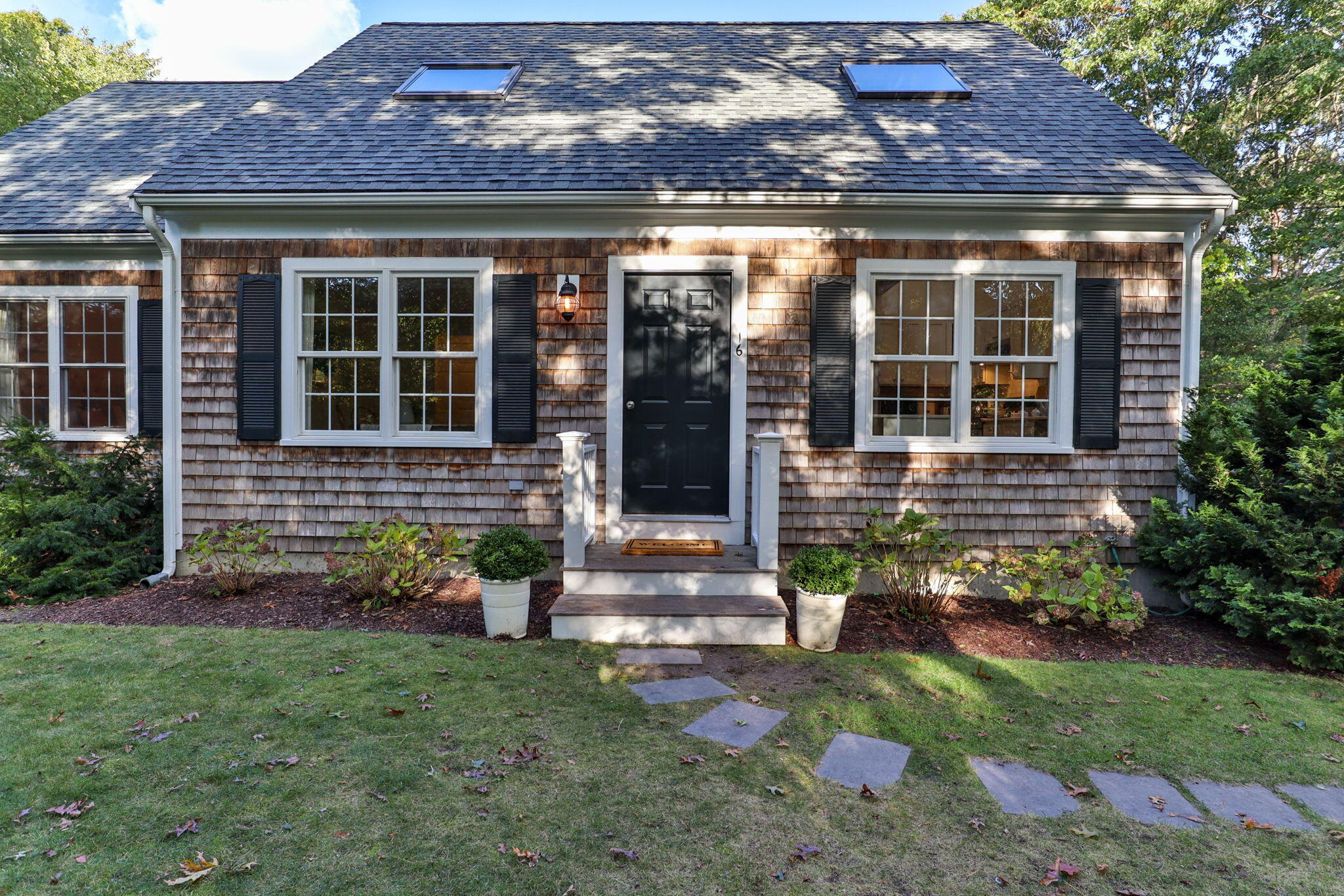 16 Newtown Road Sandwich, MA 02563 - Photo 2 of 31 8-web-or-mls-16-newtown-rd