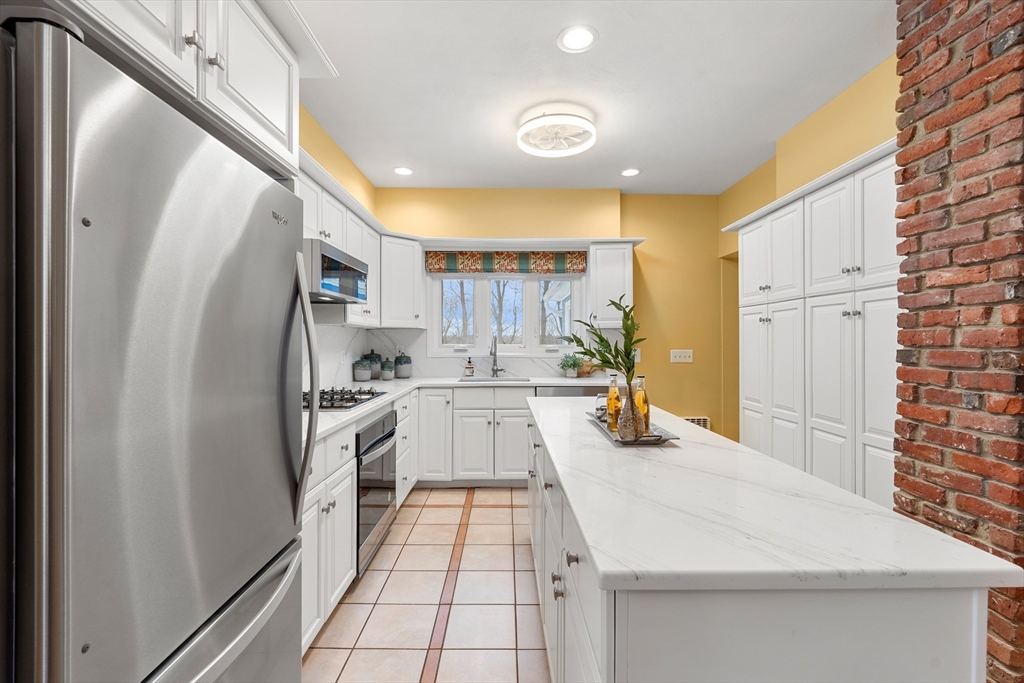 62 Carmel Road Andover, MA 01810 - Photo 7 of 42