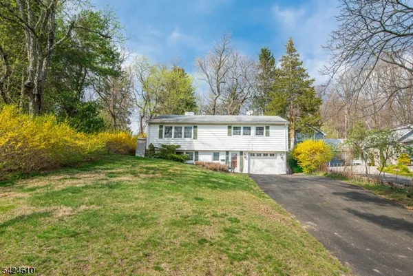 $510,000 | 7 North Shore Trail, Sparta, NJ 07871