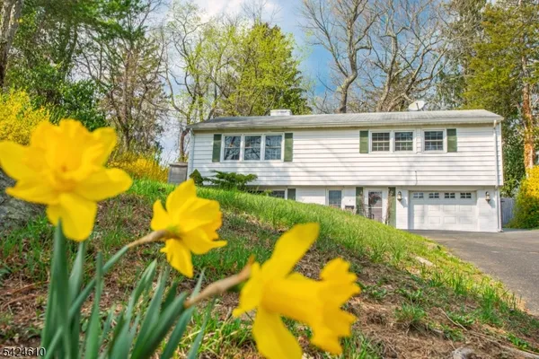 $510,000 | 7 North Shore Trail, Sparta, NJ 07871