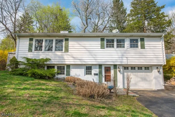 $510,000 | 7 North Shore Trail, Sparta, NJ 07871