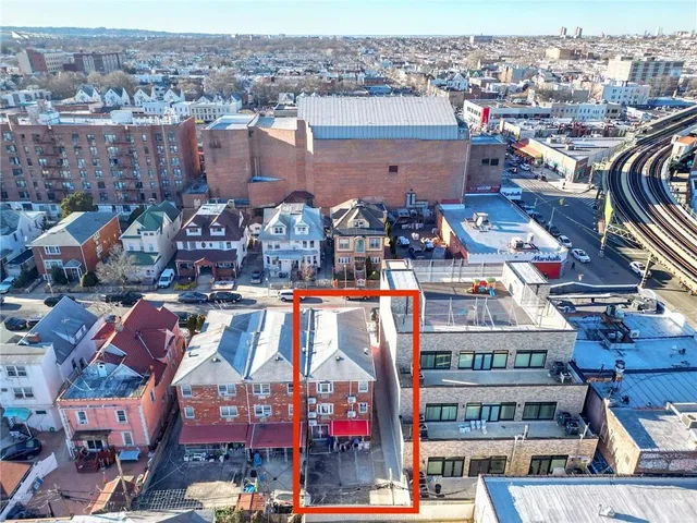 a view of many buildings