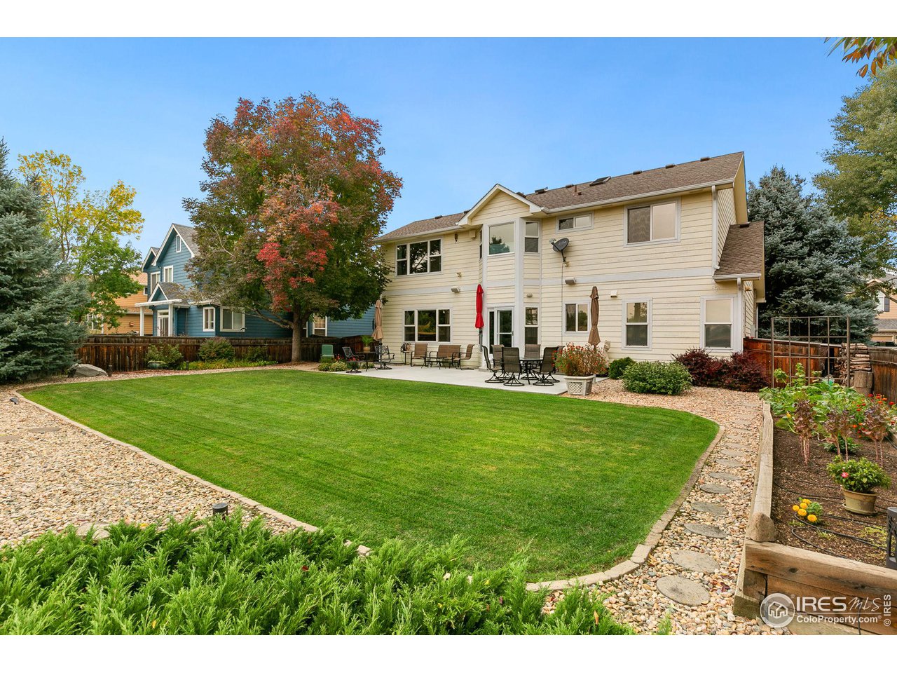 2444 Eagleview Circle Longmont, CO 80504 - Photo 28 of 37 Large Backyard