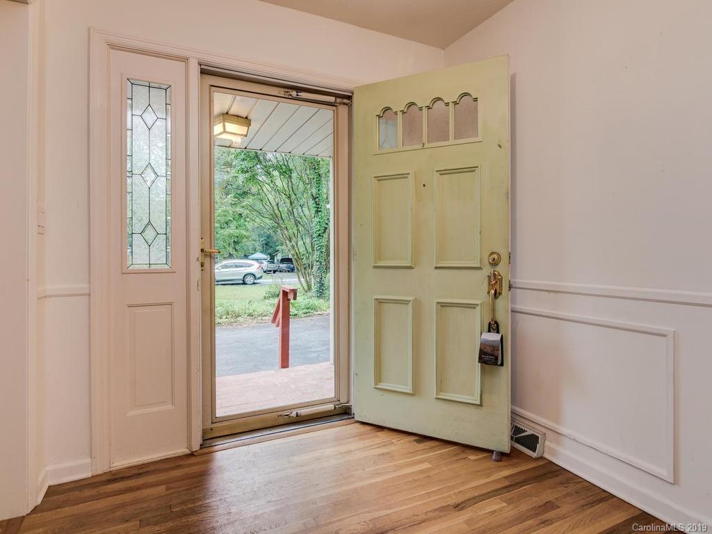 127 Underhill Road Hendersonville, NC 28792 - Photo 2 of 16 Gallery Image 2