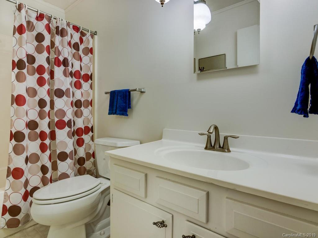 127 Underhill Road Hendersonville, NC 28792 - Photo 12 of 16 Gallery Image 12