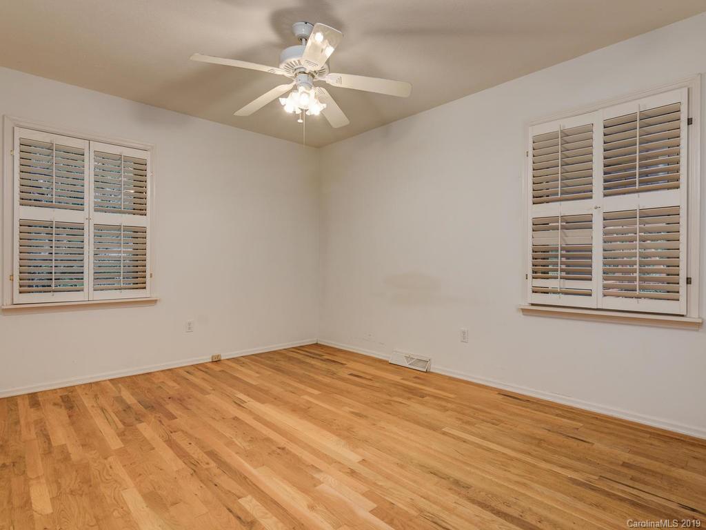 127 Underhill Road Hendersonville, NC 28792 - Photo 13 of 16 Gallery Image 13