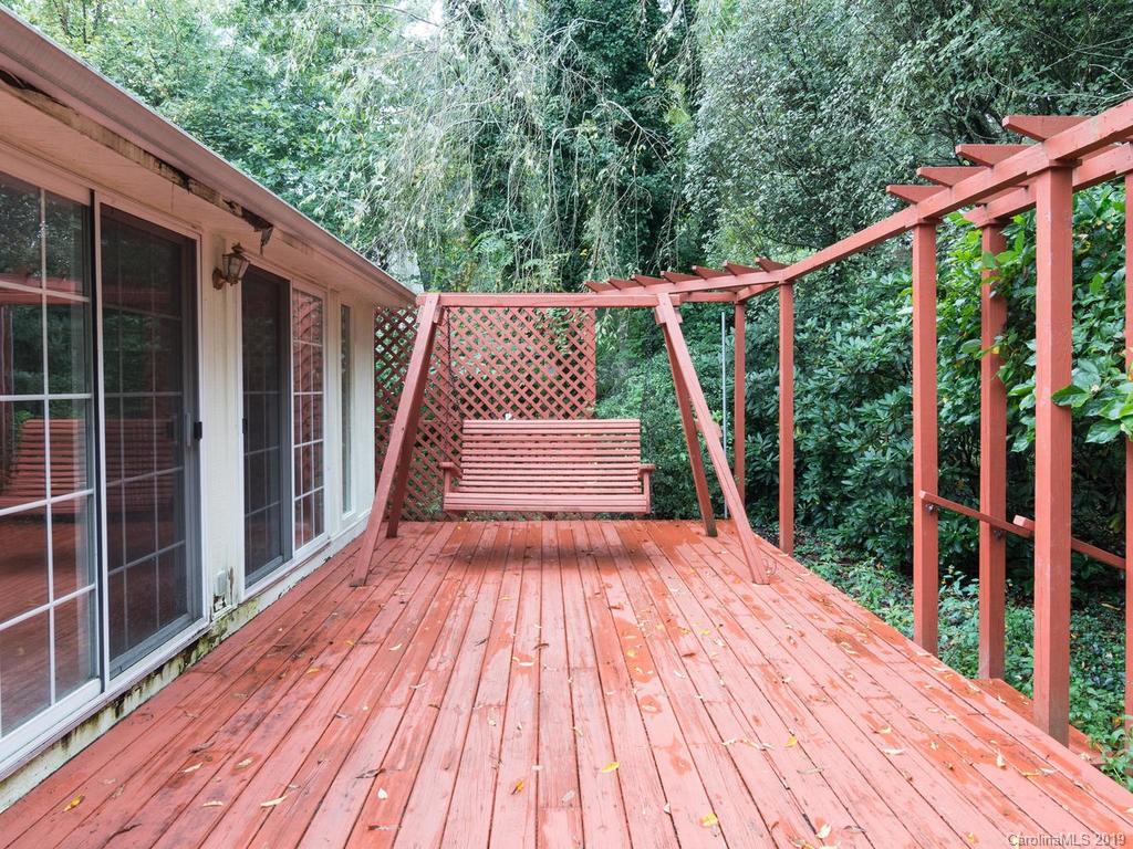 127 Underhill Road Hendersonville, NC 28792 - Photo 16 of 16 Gallery Image 16