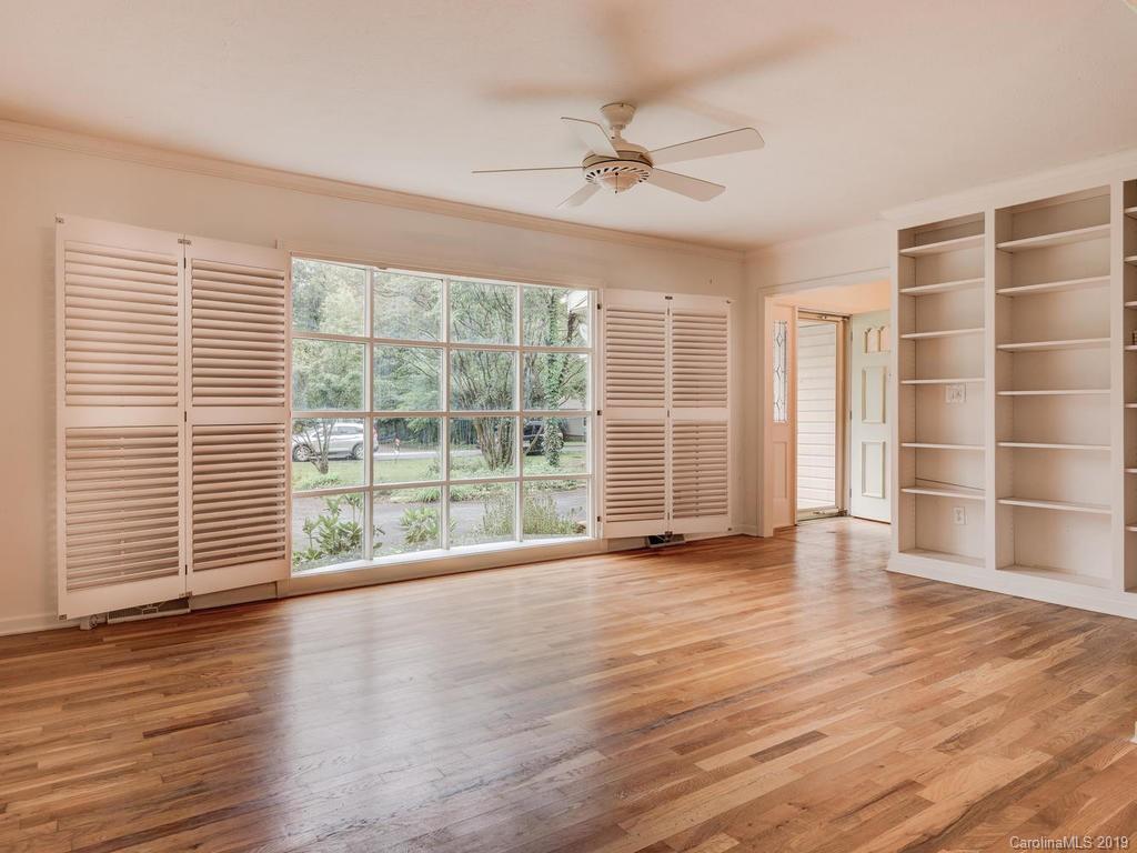 127 Underhill Road Hendersonville, NC 28792 - Photo 3 of 16 Gallery Image 3