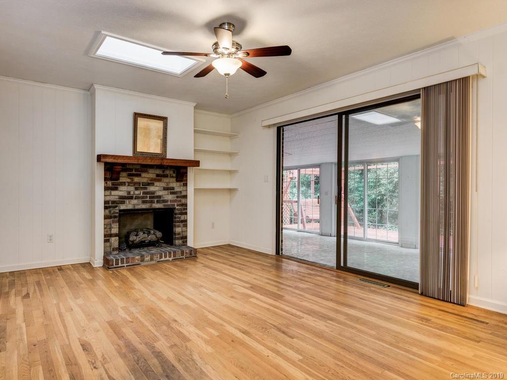 127 Underhill Road Hendersonville, NC 28792 - Photo 8 of 16 Gallery Image 8
