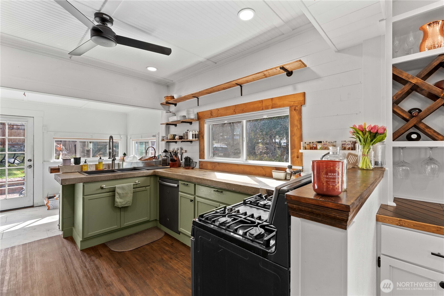 2217 West Prospect Street Chelan, WA 98816 - Photo 10 of 25