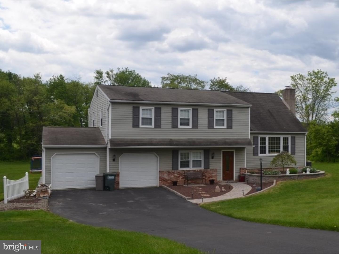 40 Clover Road Warminster, PA 18974 - Photo 1 of 20 Exterior Front