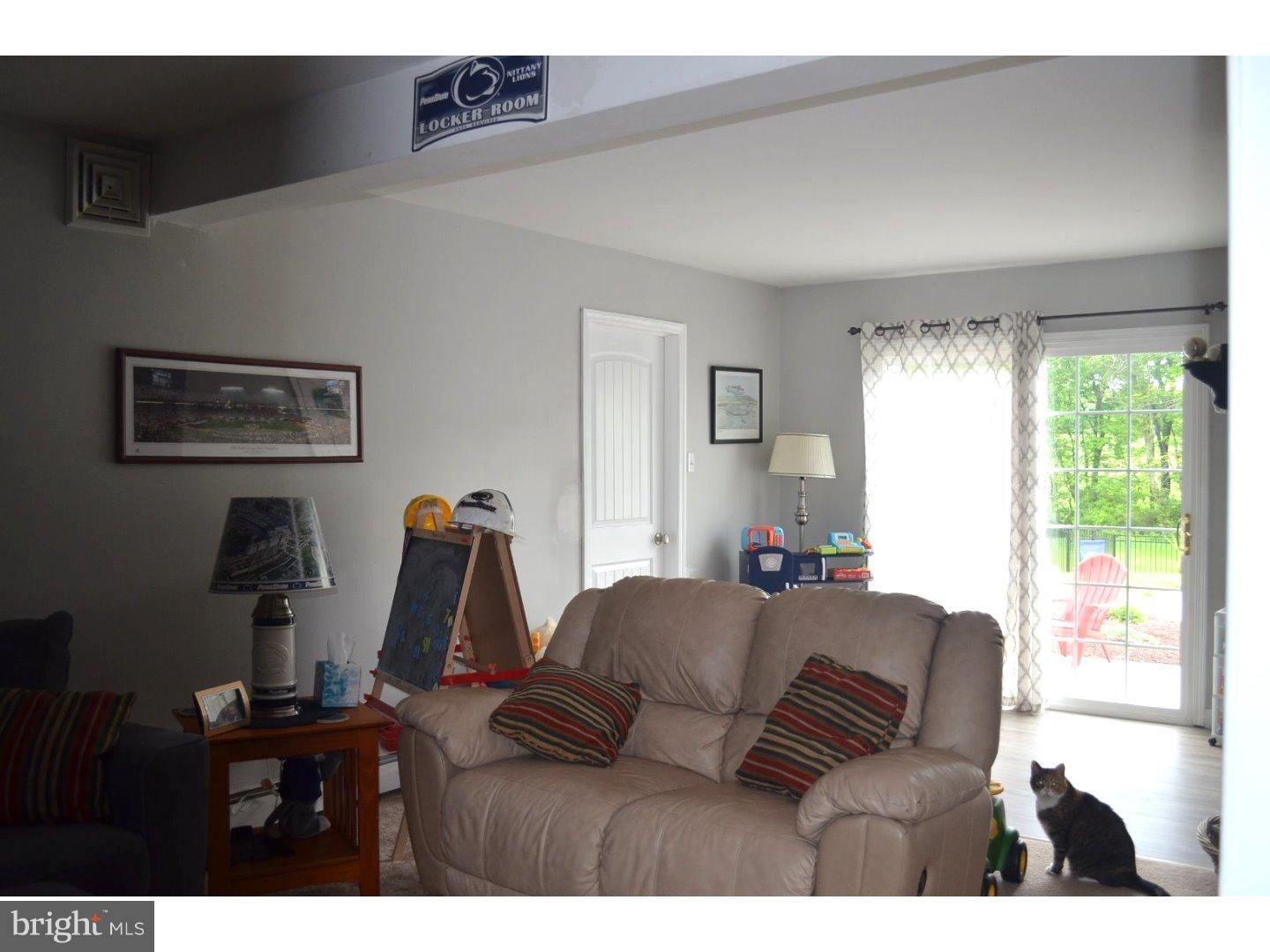 40 Clover Road Warminster, PA 18974 - Photo 17 of 20 Family Room