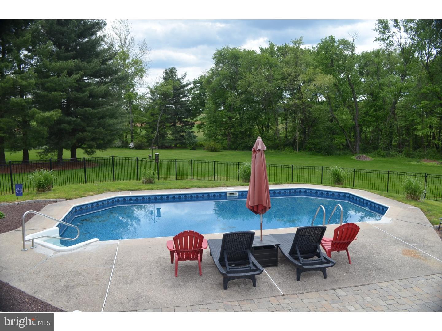 40 Clover Road Warminster, PA 18974 - Photo 5 of 20 Pool