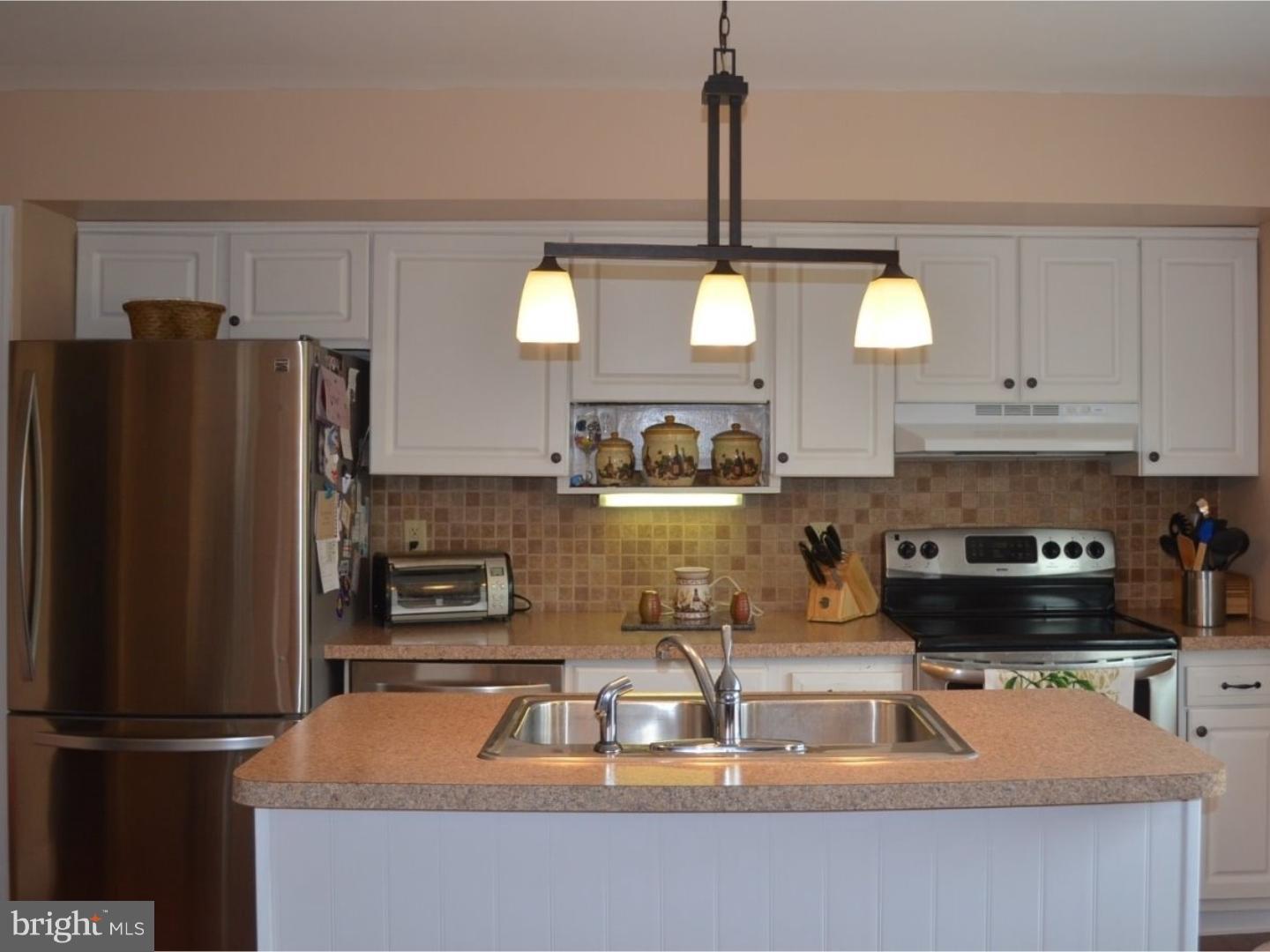 40 Clover Road Warminster, PA 18974 - Photo 7 of 20 Kitchen