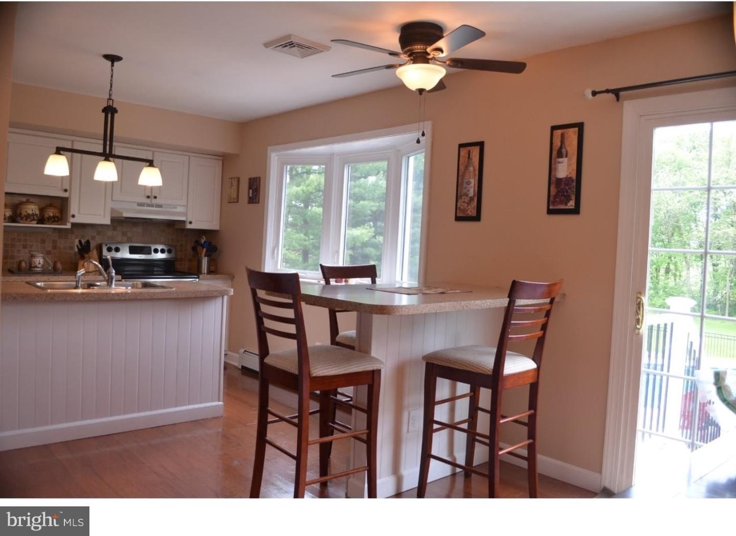 40 Clover Road Warminster, PA 18974 - Photo 8 of 20 Kitchen
