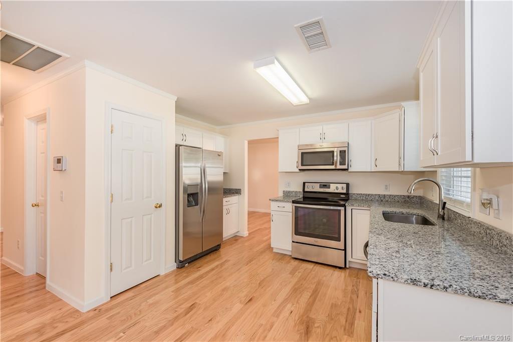 11330 Gold Pan Road Charlotte, NC 28215 - Photo 10 of 24 Gallery Image 10