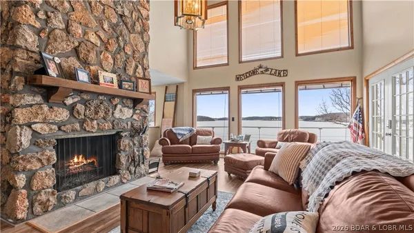 $999,000 | 29532 Crum Drive, Rocky Mount, MO 65072