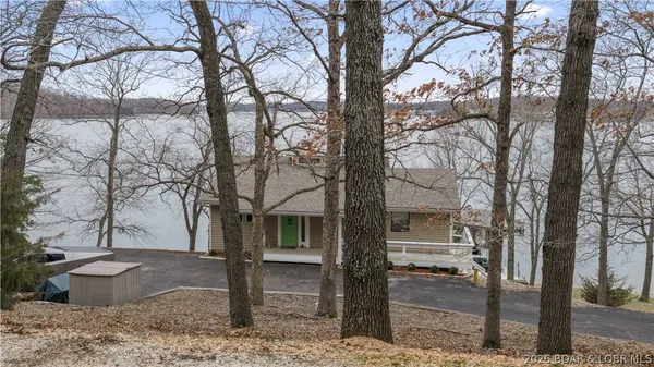 $999,000 | 29532 Crum Drive, Rocky Mount, MO 65072