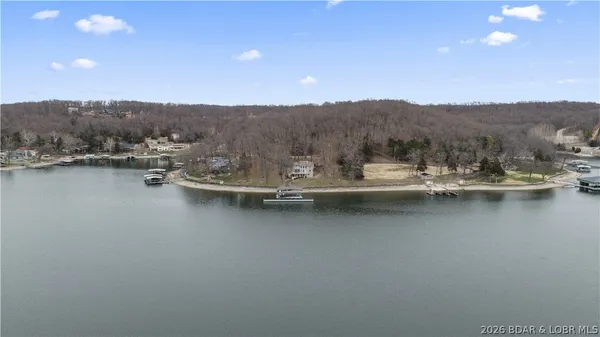 $999,000 | 29532 Crum Drive, Rocky Mount, MO 65072