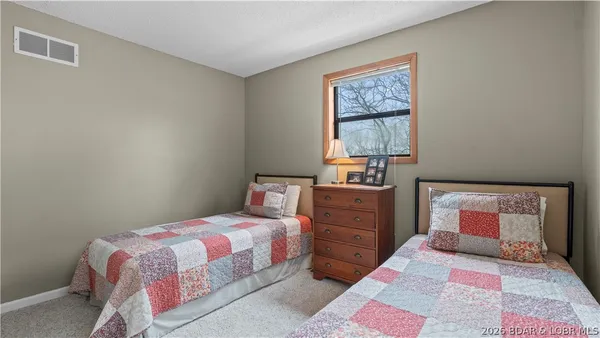 $999,000 | 29532 Crum Drive, Rocky Mount, MO 65072