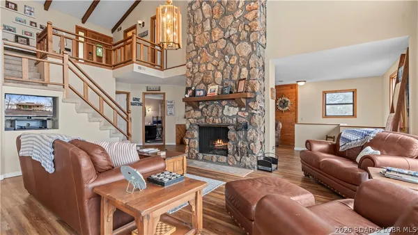 $999,000 | 29532 Crum Drive, Rocky Mount, MO 65072