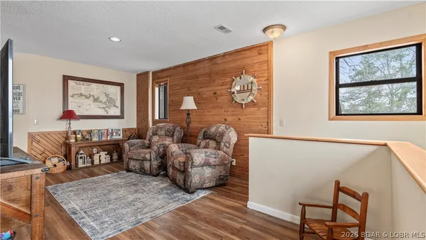 $999,000 | 29532 Crum Drive, Rocky Mount, MO 65072