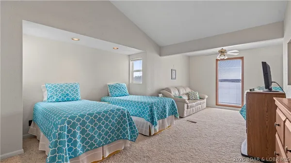 $999,000 | 29532 Crum Drive, Rocky Mount, MO 65072