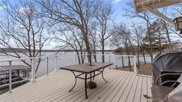 $999,000 | 29532 Crum Drive, Rocky Mount, MO 65072