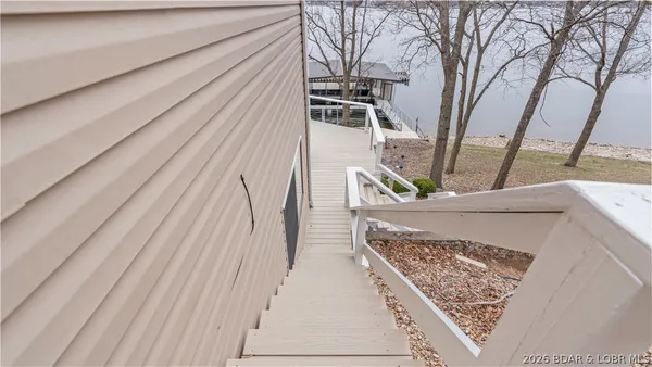 $999,000 | 29532 Crum Drive, Rocky Mount, MO 65072