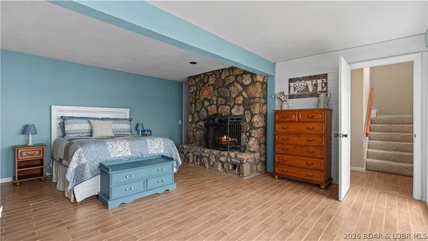 $999,000 | 29532 Crum Drive, Rocky Mount, MO 65072