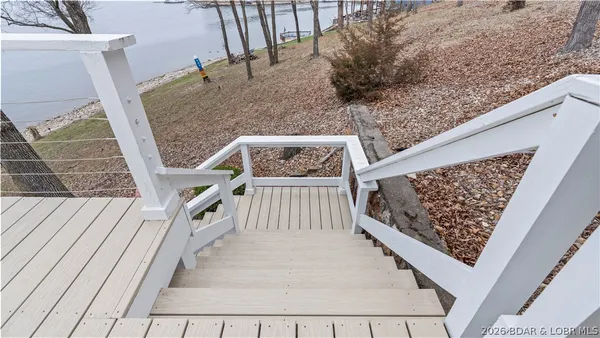 $999,000 | 29532 Crum Drive, Rocky Mount, MO 65072